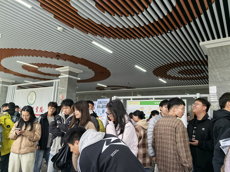 合众参加西南林业大学招聘会和五华区2025年春风行动暨“4+1”产业专场招聘会